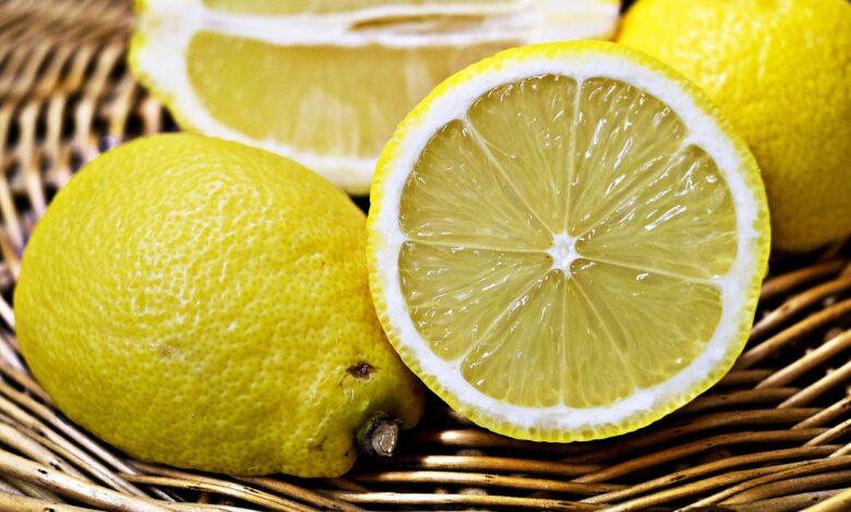 فاكهة الليمون تعرف على الفوائد المذهلة لن تصدق ماذا يحدث عند تناول القشر