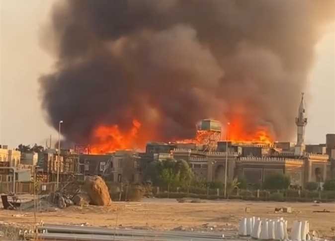 السيطرة على حريق داخل مول فى مدينة 6 أكتوبر دون إصابات 1 السيطرة على حريق داخل مول فى مدينة 6 أكتوبر دون إصابات