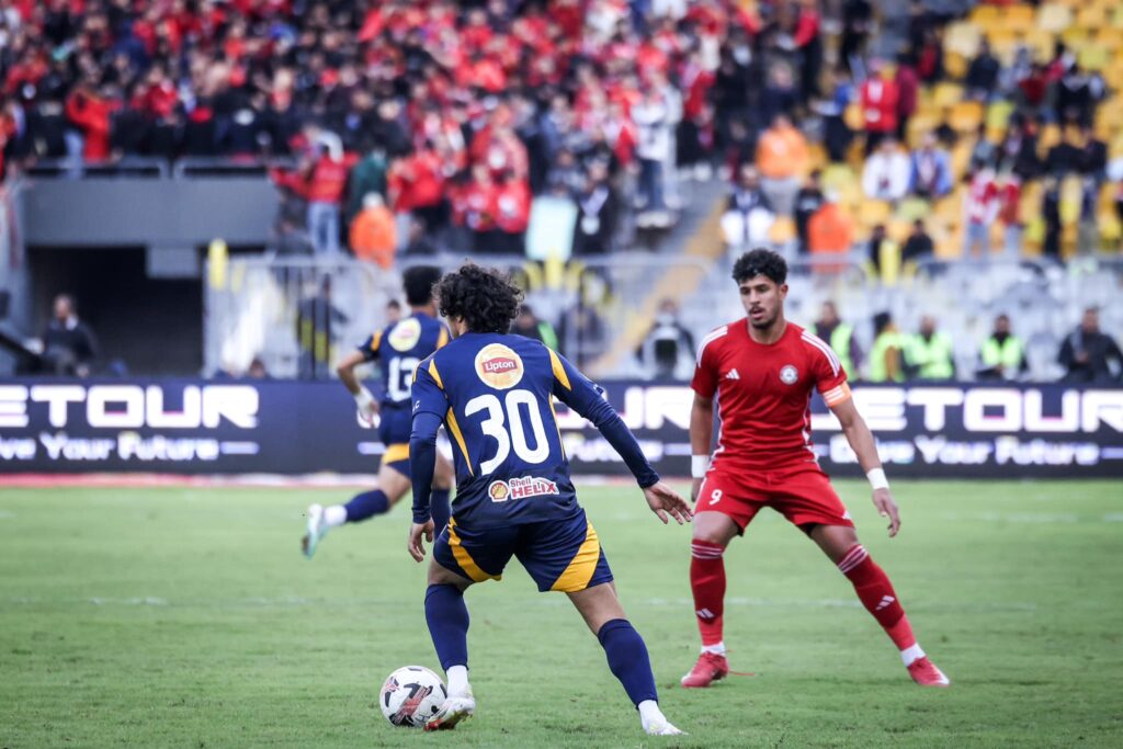 في الوقت القاتل.. الأهلي يحسم مواجهة حرس الحدود 1-0 ويعتلي صدارة الدوري