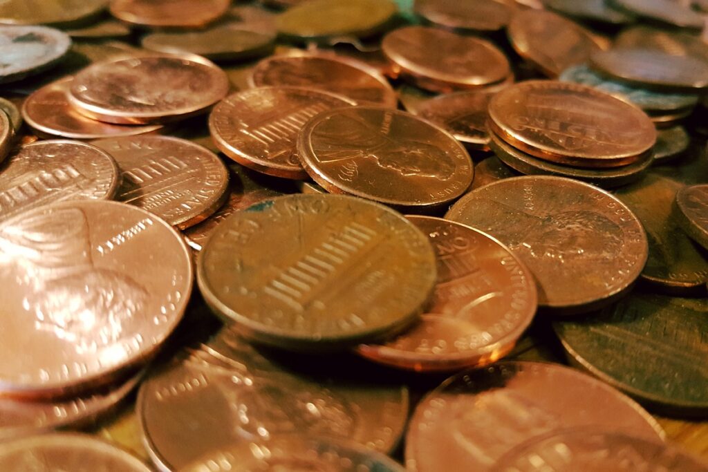 تكلفة الإنتاج تفوق قيمته.. ترامب يقرر وقف سك عملة البنس لتقليل الإنفاق