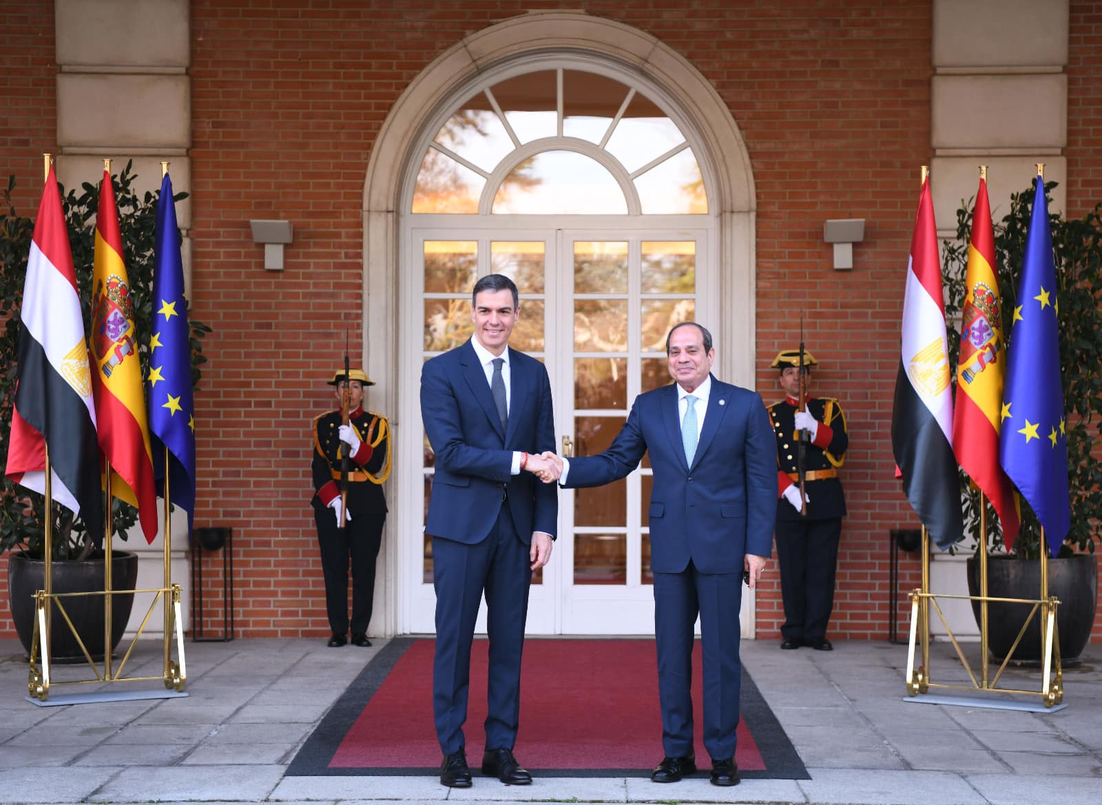 السيسي وسانشيز يرفعان العلاقات المصرية الإسبانية إلى مستوى الشراكة الاستراتيجية |صور 1 الرئيس السيسي