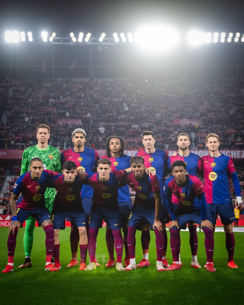 برشلونة يسحق إشبيلية 4-1 ويشعل المنافسة على صدارة الليجا 6 برشلونة يسحق إشبيلية 4-1 ويشعل المنافسة على صدارة الليجا