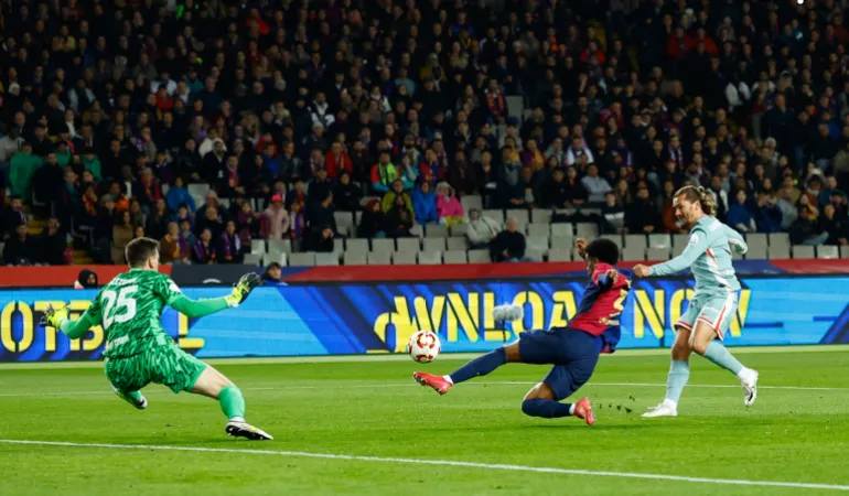 مباراة مجنونة.. برشلونة وأتلتيكو مدريد يتعادلان 4-4 في كأس ملك إسبانيا 3 مباراة مجنونة.. برشلونة وأتلتيكو مدريد يتعادلان 4-4 في كأس ملك إسبانيا