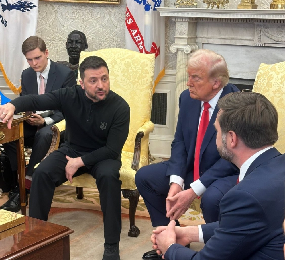 صحيفة بريطانية: تصريحات ترامب بشأن خطة زيلينسكي للسلام تمثل تحذيرًا مباشرًا