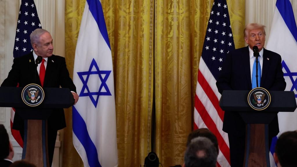 تصريحات ترامب حول غزة.. وعد بلفور الأمريكي يبحث عن مكاسب اقتصادية لبلاد العم سام 4 تصريحات ترامب حول غزة.. وعد بلفور الأمريكي يبحث عن مكاسب اقتصادية لبلاد العم سام