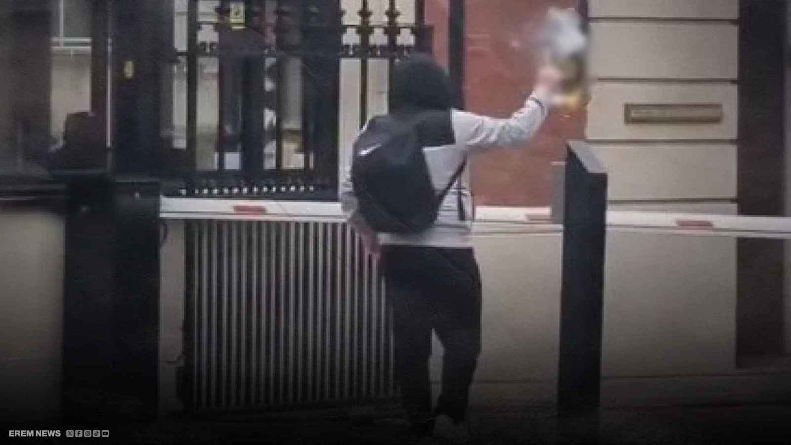 مرصد الأزهر يدين محاولة حرق المصحف في لندن والتخطيط للهجوم على مسجد في سنغافورة 1 مرصد الأزهر يدين محاولة حرق المصحف في لندن والتخطيط للهجوم على مسجد في سنغافورة
