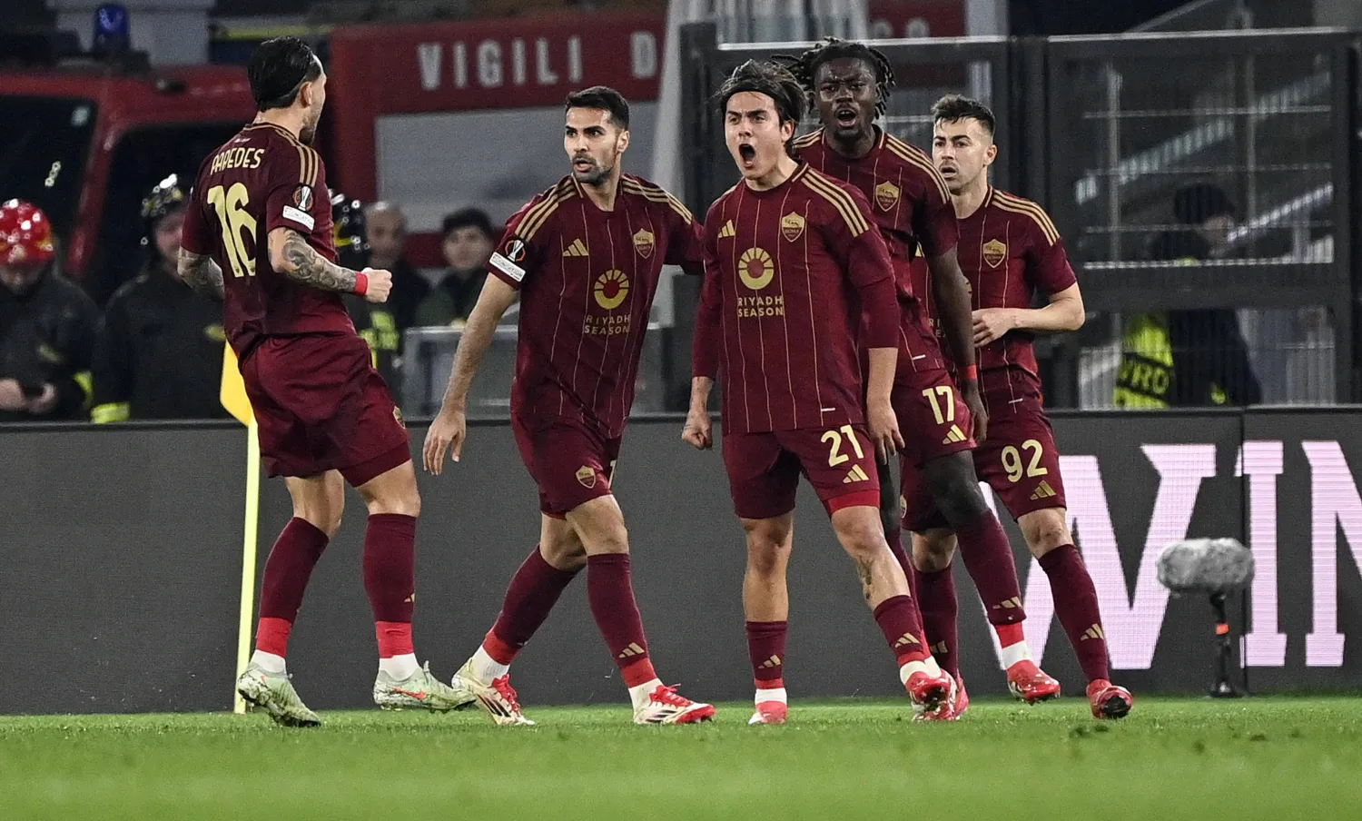 روما يعبر إلى دور الـ16 من الدوري الأوروبي بفوز مثير على بورتو