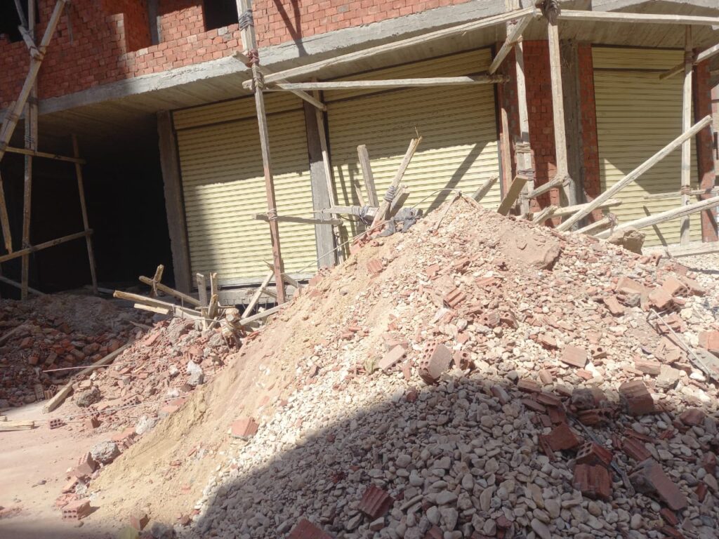 كارثة في أسيوط.. انشطار برج سكني مكون من 8 طوابق يثير الذعر بين الأهالي 9 كارثة في أسيوط.. انشطار برج سكني مكون من 8 طوابق يثير الذعر بين الأهالي