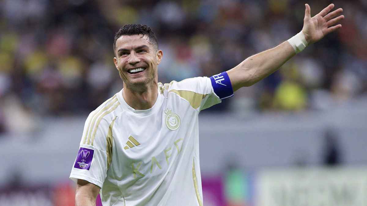 رونالدو يقترب من لقب الهداف التاريخي لتصفيات المونديال بعد ثنائيته أمام أرمينيا
