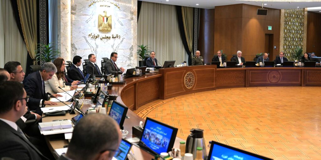 قرارات مجلس الوزراء اليوم.. أبرزها دعم الطاقة الشمسية وتسكين روضة السيدة 3 قرارات مجلس الوزراء اليوم.. أبرزها دعم الطاقة الشمسية وتسكين روضة السيدة
