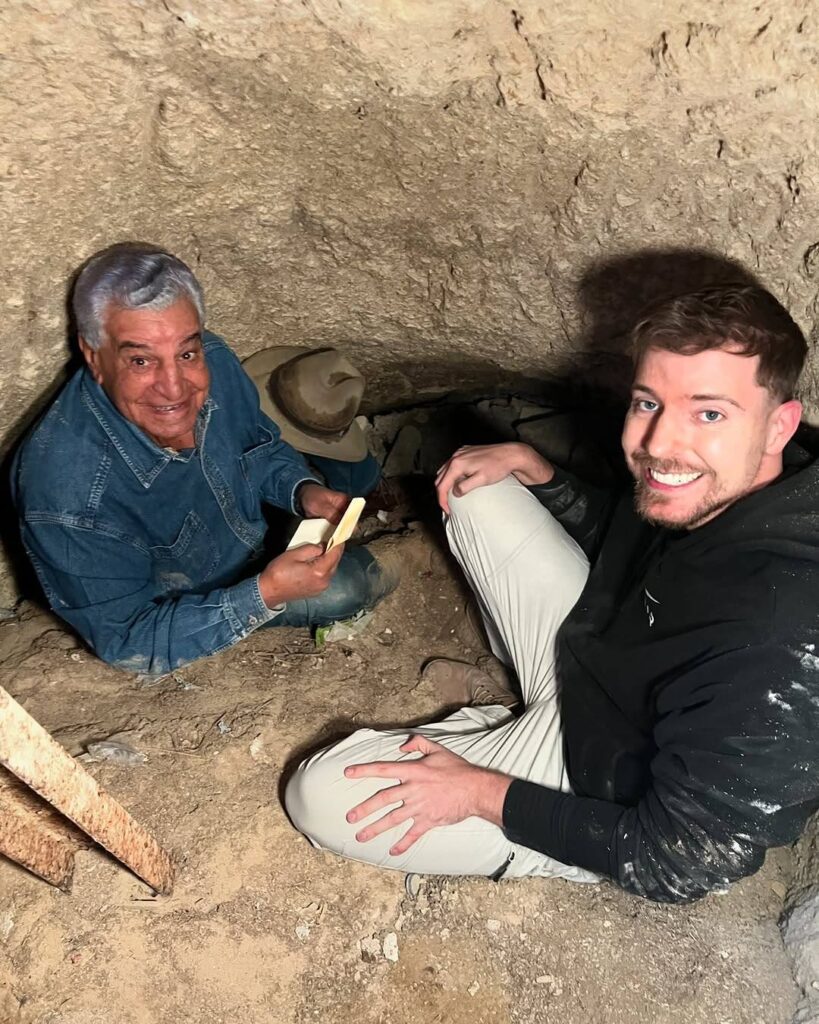 مستر بيست يتحدى لعنة الفراعنة ويقضي 100 ساعة داخل الأهرامات | ألبوم صور 15 مستر بيست يتحدى لعنة الفراعنة ويقضي 100 ساعة داخل الأهرامات | ألبوم صور