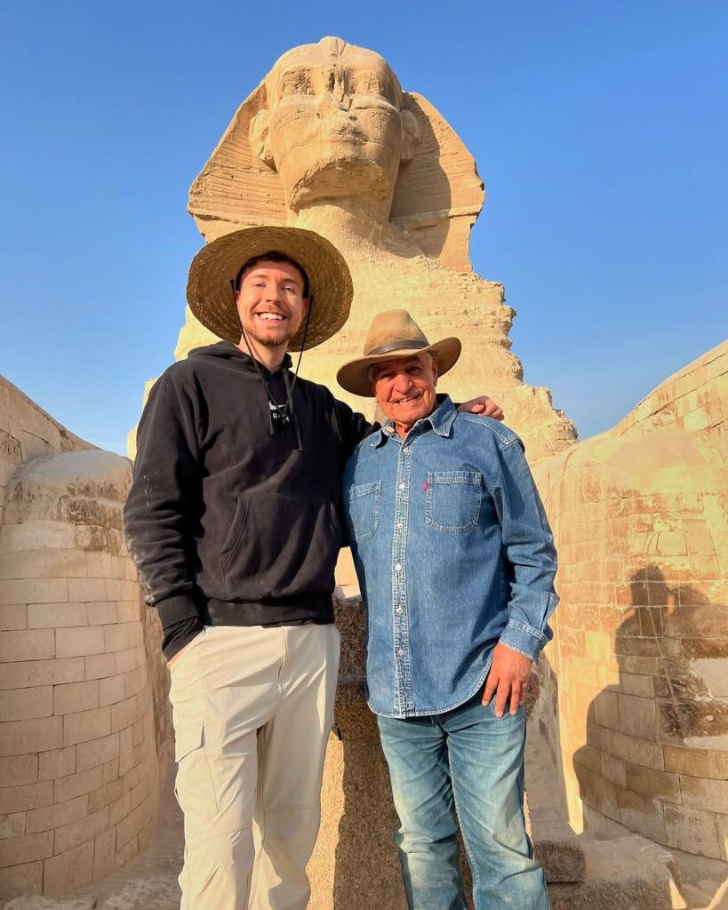 مستر بيست يتحدى لعنة الفراعنة ويقضي 100 ساعة داخل الأهرامات | ألبوم صور 14 مستر بيست يتحدى لعنة الفراعنة ويقضي 100 ساعة داخل الأهرامات | ألبوم صور