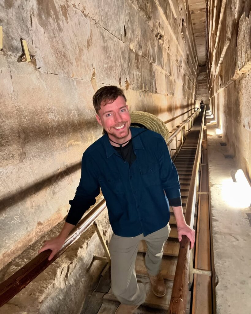 مستر بيست يتحدى لعنة الفراعنة ويقضي 100 ساعة داخل الأهرامات | ألبوم صور 20 مستر بيست يتحدى لعنة الفراعنة ويقضي 100 ساعة داخل الأهرامات | ألبوم صور