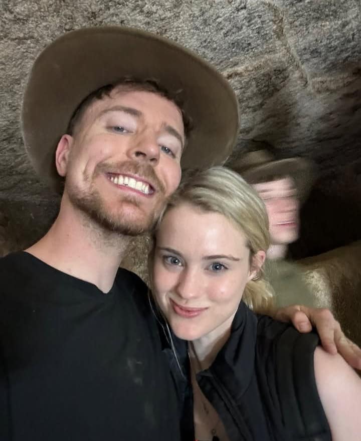 مستر بيست يتحدى لعنة الفراعنة ويقضي 100 ساعة داخل الأهرامات | ألبوم صور 17 مستر بيست يتحدى لعنة الفراعنة ويقضي 100 ساعة داخل الأهرامات | ألبوم صور