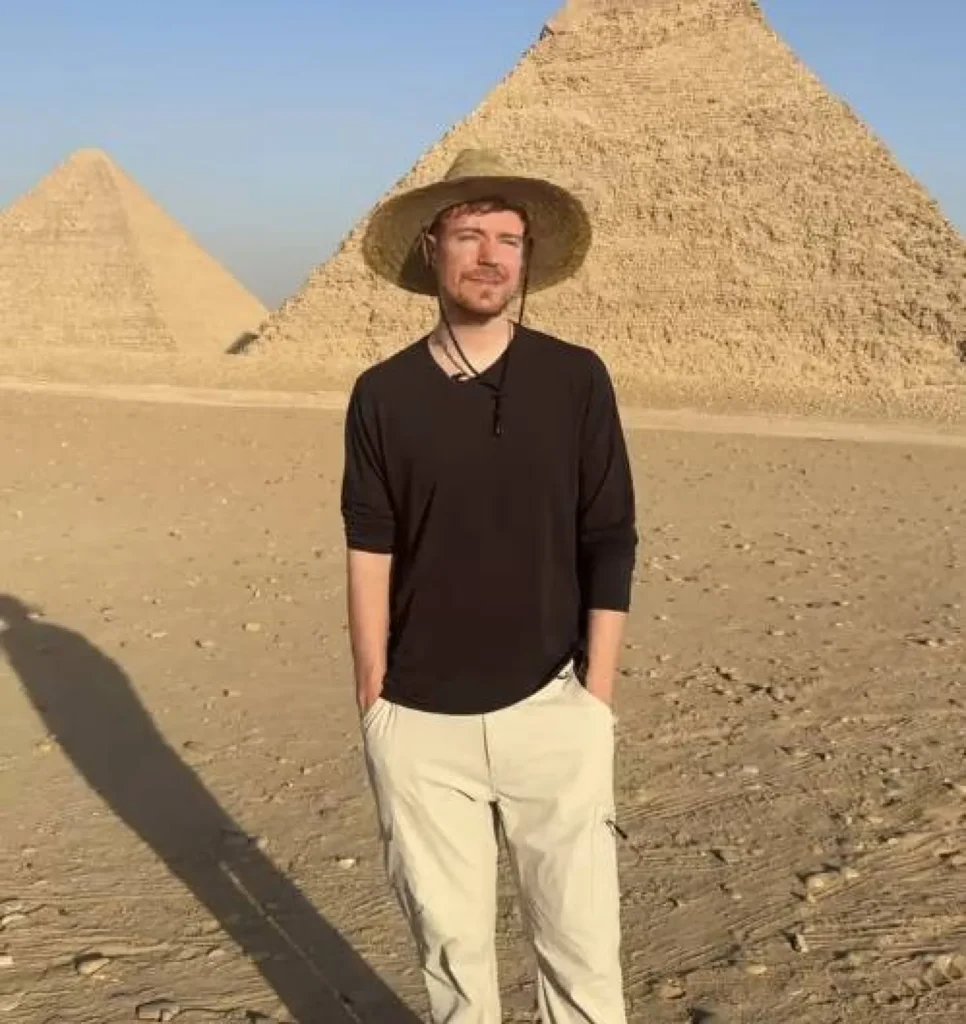 مستر بيست يتحدى لعنة الفراعنة ويقضي 100 ساعة داخل الأهرامات | ألبوم صور 16 مستر بيست يتحدى لعنة الفراعنة ويقضي 100 ساعة داخل الأهرامات | ألبوم صور