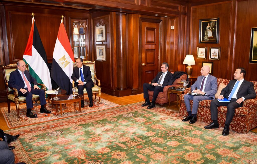 وزير الخارجية: مصر تدعم السلطة الفلسطينية وتدعو إلى تمكينها في غزة 3 وزير الخارجية: مصر تدعم السلطة الفلسطينية وتدعو إلى تمكينها في غزة