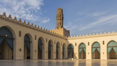 جامع الحاكم بأمر الله.. تحفة معمارية فاطمية شاهدة على تاريخ القاهرة العريق