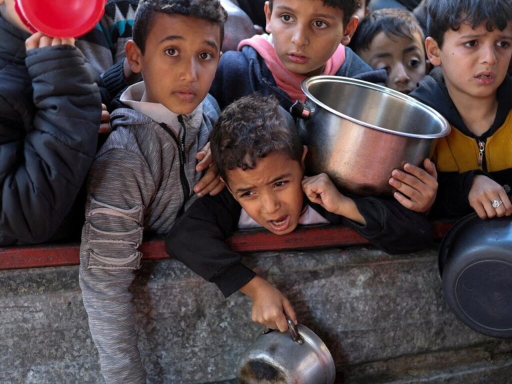 إسرائيل تفرض عقوبات خانقة على مليوني فلسطيني في غزة.. أبرزها قطع الكهرباء وحظر المساعدات