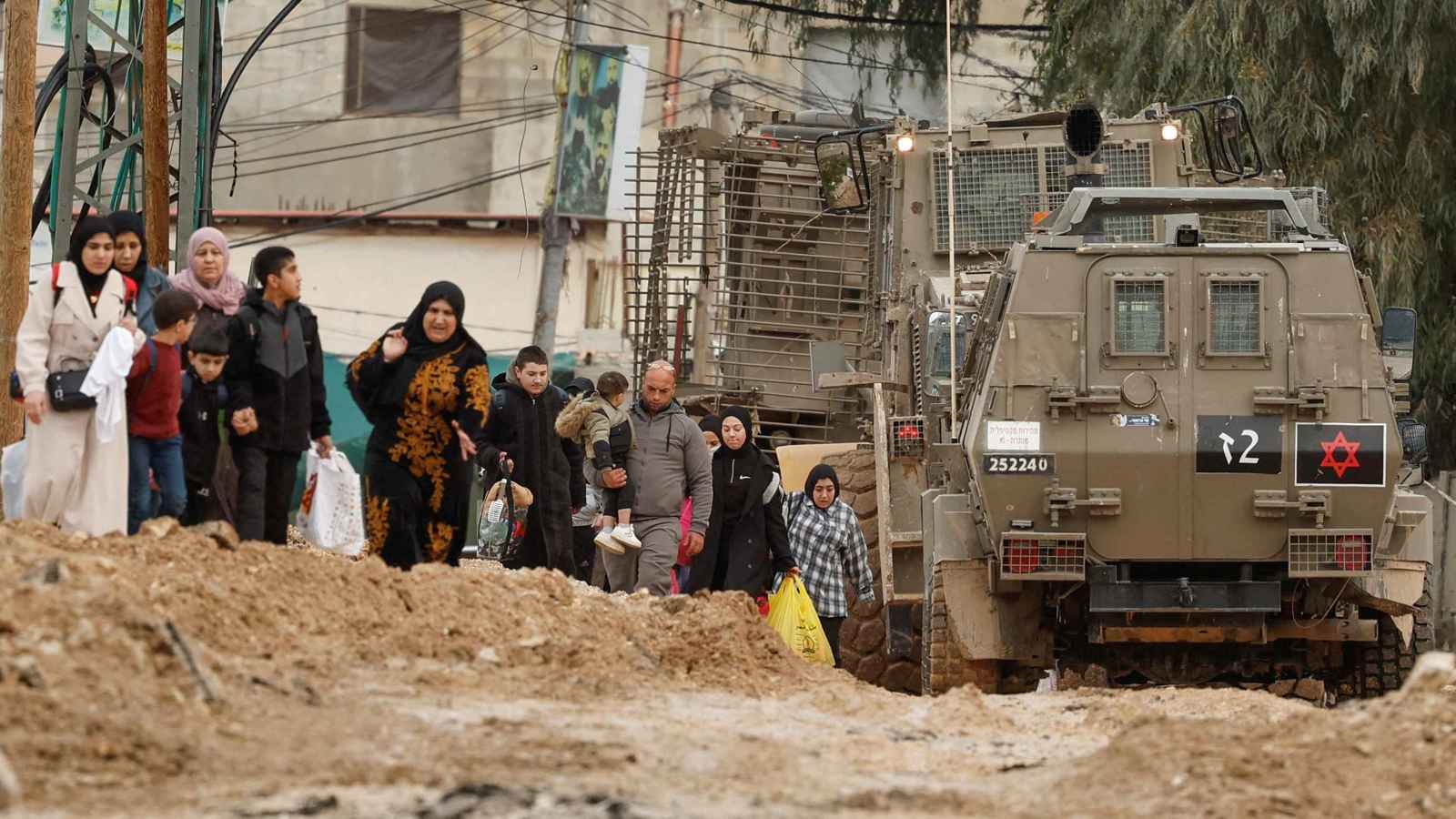 الاحتلال الإسرائيلي يواصل التصعيد في طولكرم ويهدد سكان رفح بإخلاء قسري