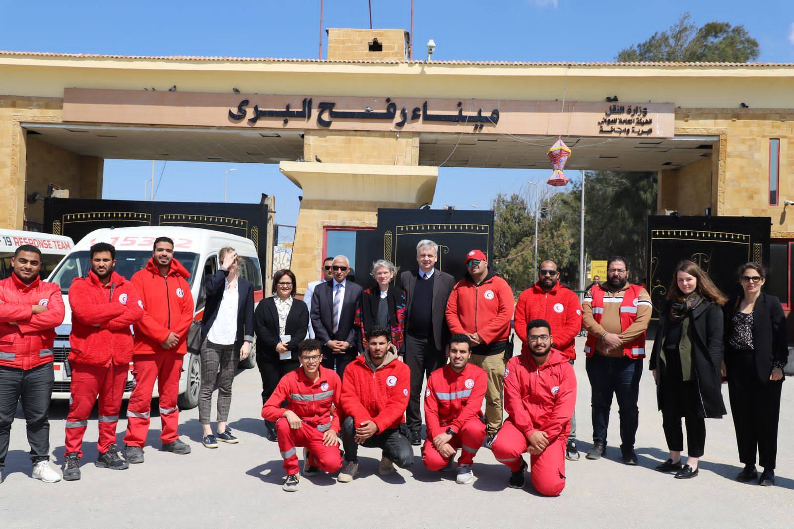 محافظ شمال سيناء يستقبل سفير ألمانيا ويستعرض جهود استقبال مساعدات قطاع غزة 1 محافظ شمال سيناء يستقبل سفير ألمانيا ويستعرض جهود استقبال مساعدات قطاع غزة