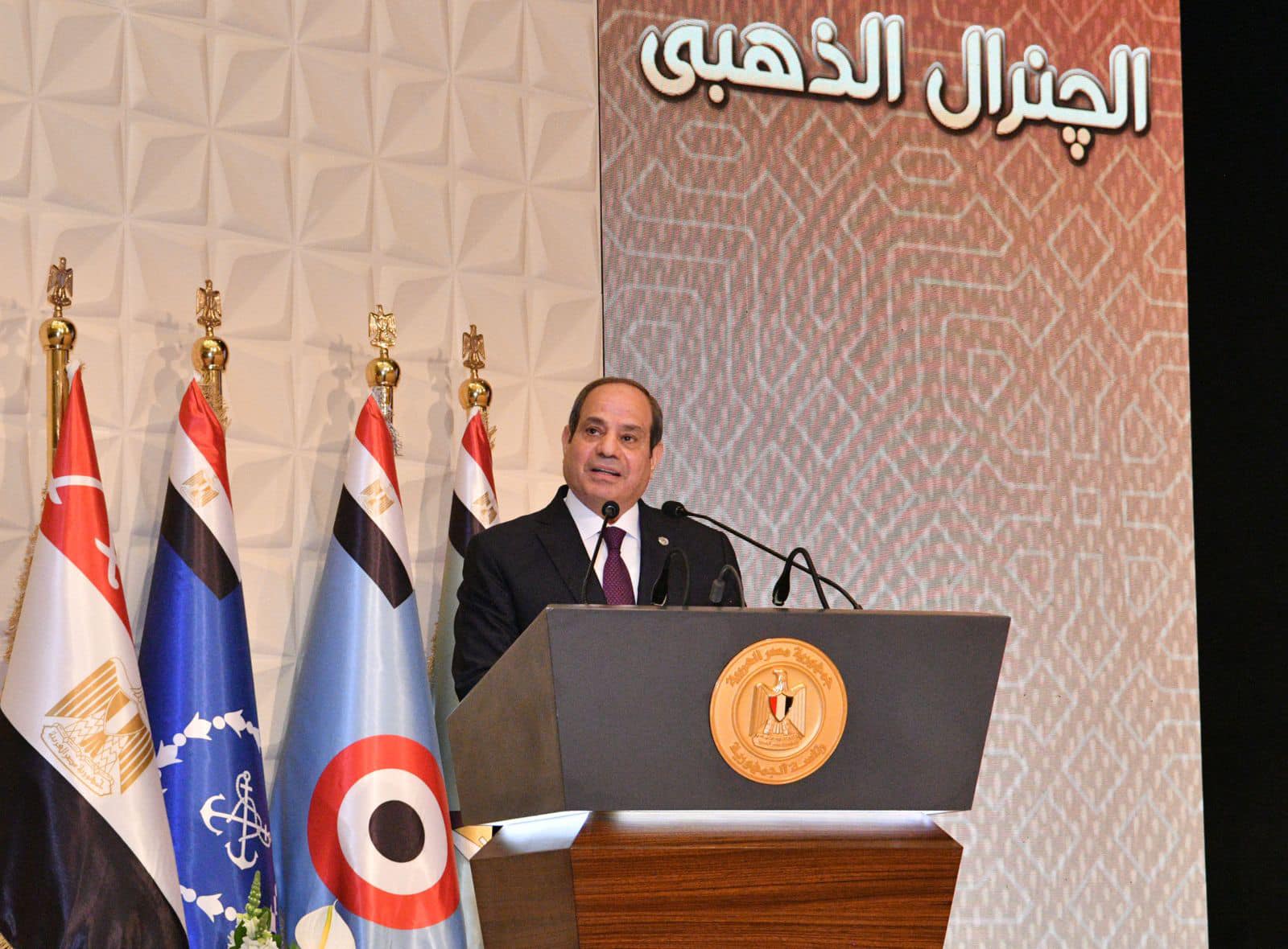 في ذكرى يوم الشهيد.. السيسي: شهداؤنا قدموا المستقبل لمصر وسنظل أوفياء لتضحياتهم