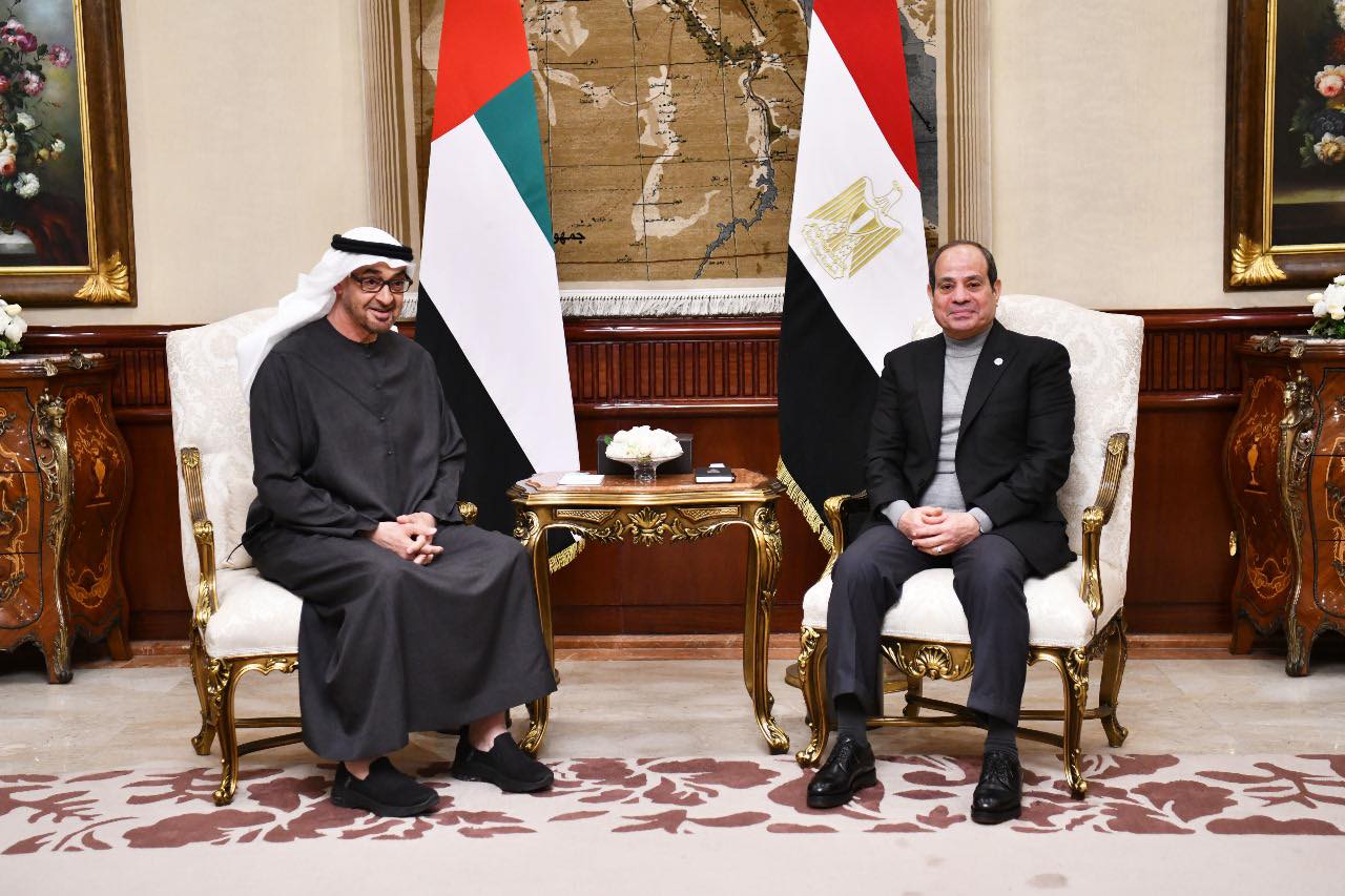 السيسي يستقبل محمد بن زايد في زيارة أخوية ويقيم مأدبة إفطار تكريمية