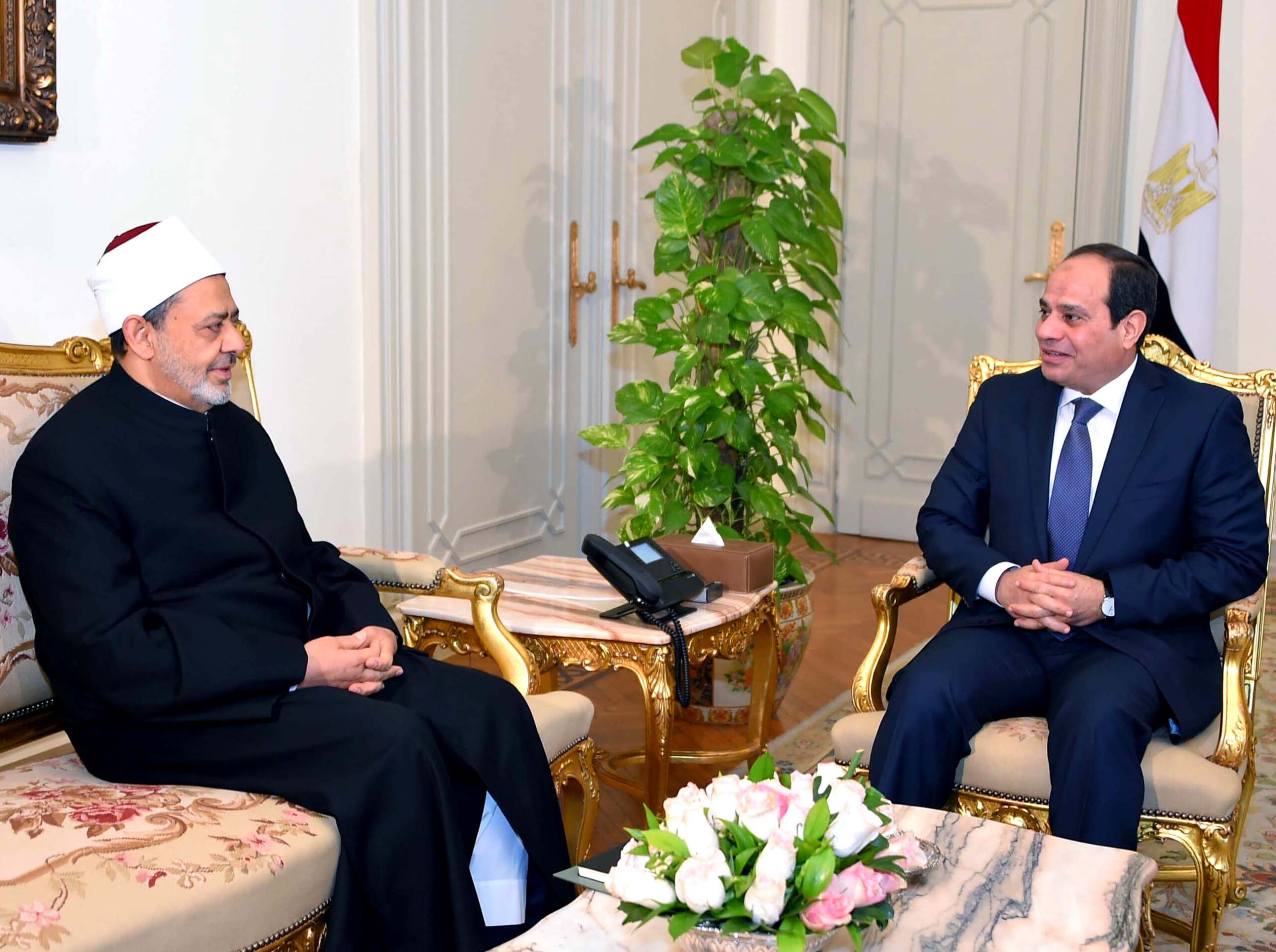الرئيس السيسي يطمئن هاتفيًا على صحة شيخ الأزهر 1 الرئيس السيسي يطمئن هاتفيًا على صحة شيخ الأزهر
