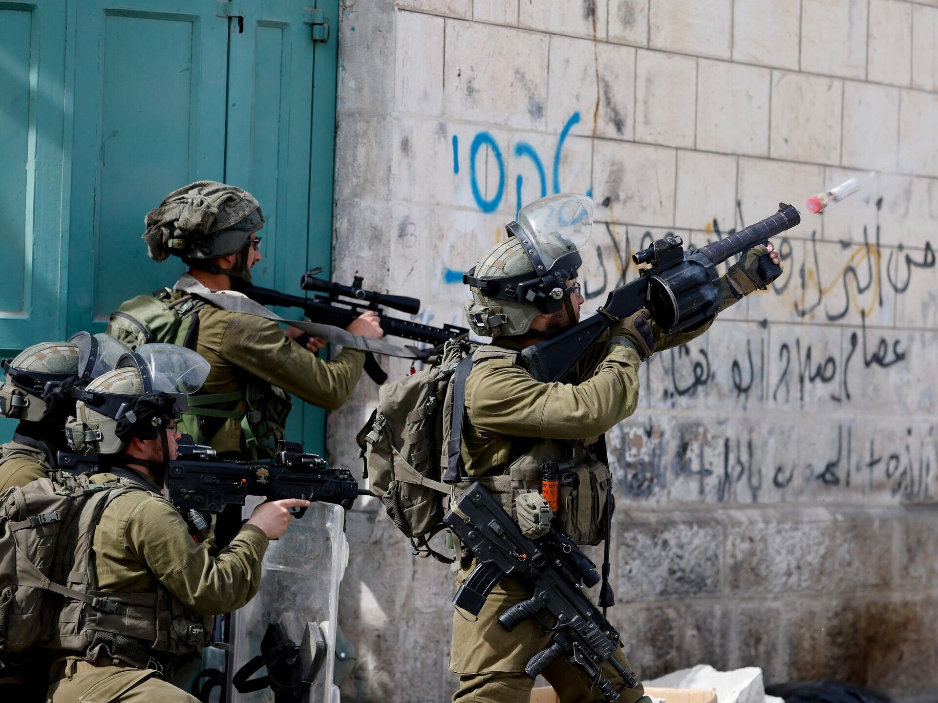 إصابة 4 فلسطينيين برصاص الاحتلال في حي عين صباح برام الله