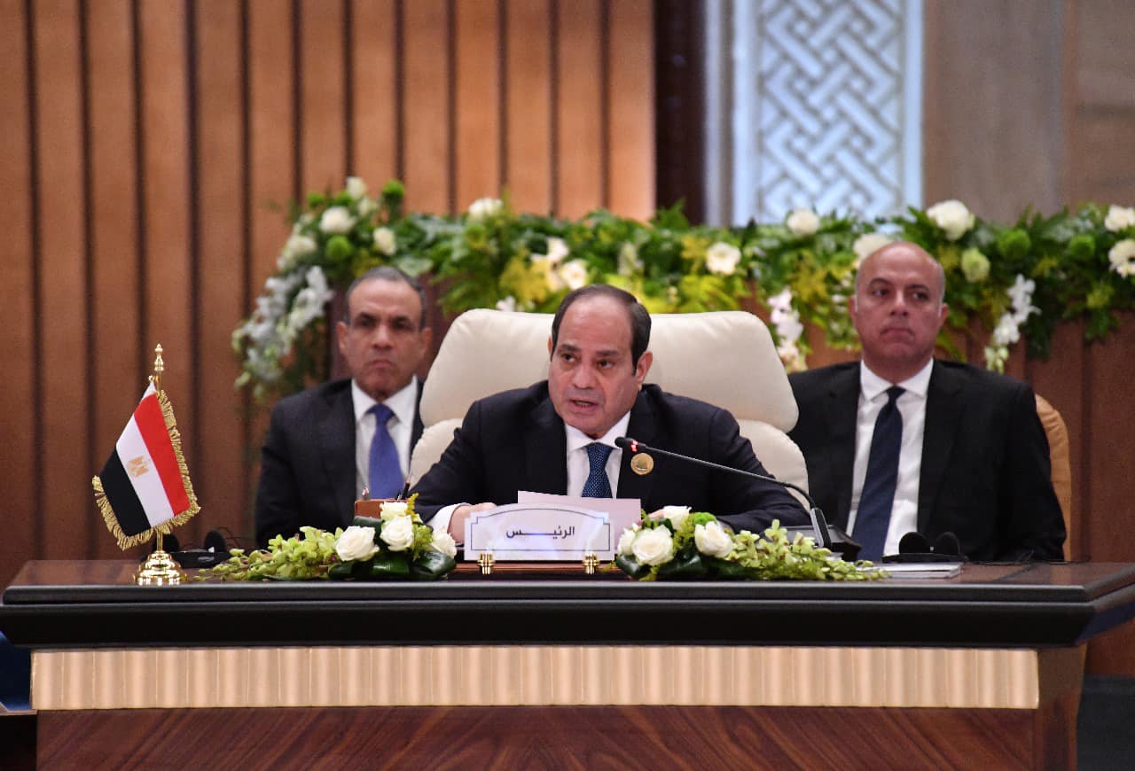 الرئيس السيسي يعقد سلسلة لقاءات ثنائية على هامش القمة العربية | ألبوم صور 1 الرئيس السيسي يعقد سلسلة لقاءات ثنائية على هامش القمة العربية | ألبوم صور