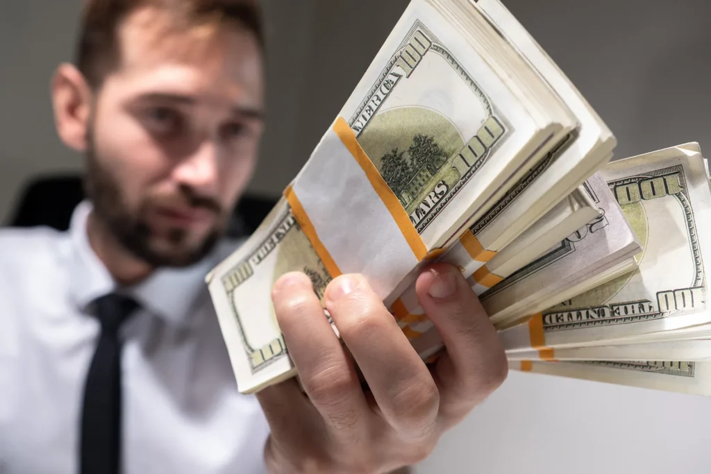 جيل الديون الثقيلة.. الجيل Z يغرق في دوامة الإفلاس 2 جيل الديون الثقيلة.. الجيل Z يغرق في دوامة الإفلاس