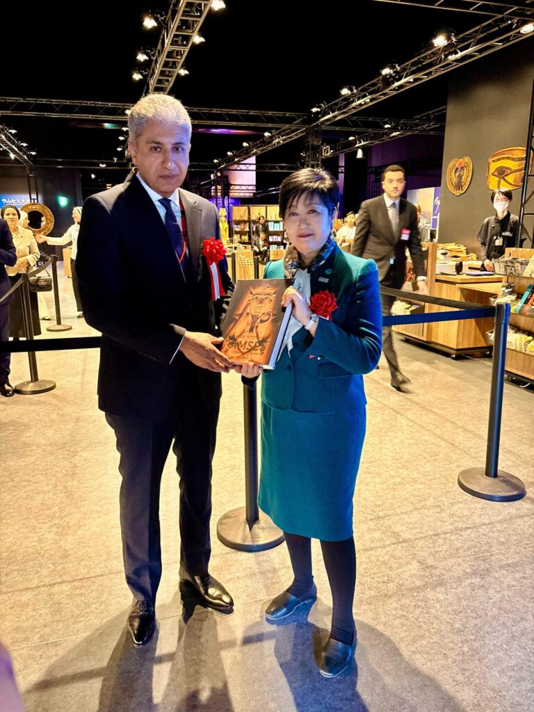 وزير السياحة المصري يفتتح معرض "رمسيس وذهب الفراعنة" في اليابان