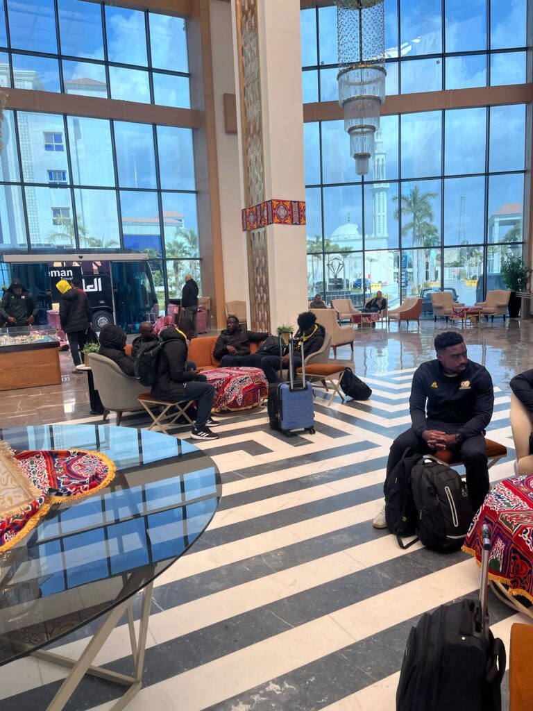 منتخب جنوب إفريقيا يصل الإسماعيلية لمواجهة مصر في إياب تصفيات أمم إفريقيا للمحليين