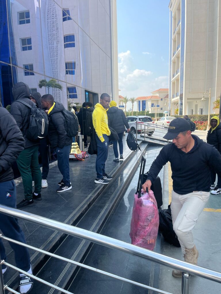 منتخب جنوب إفريقيا يصل الإسماعيلية لمواجهة مصر في إياب تصفيات أمم إفريقيا للمحليين