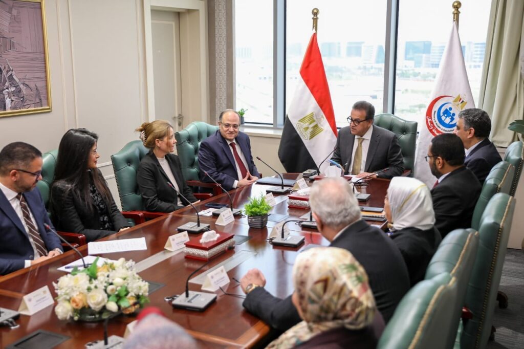 مصر تخطو نحو الاكتفاء الذاتي من أدوية الأورام باتفاقية جديدة بين "ساندوز" و"سيديكو"