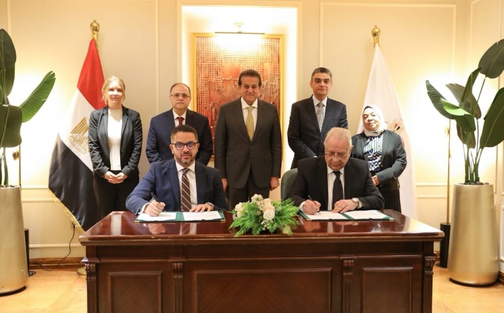 مصر تخطو نحو الاكتفاء الذاتي من أدوية الأورام باتفاقية جديدة بين "ساندوز" و"سيديكو"