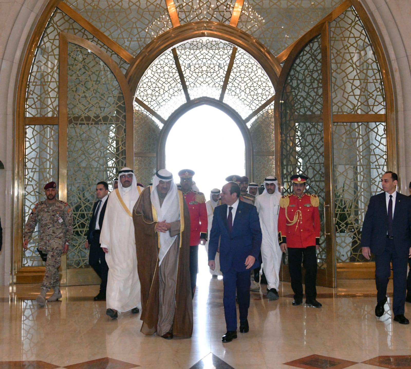 الرئيس السيسي يغادر الكويت بعد زيارة رسمية بحث خلالها تعزيز التعاون الثنائي والتطورات الإقليمية 1 الرئيس السيسي يغادر الكويت بعد زيارة رسمية بحث خلالها تعزيز التعاون الثنائي والتطورات الإقليمية