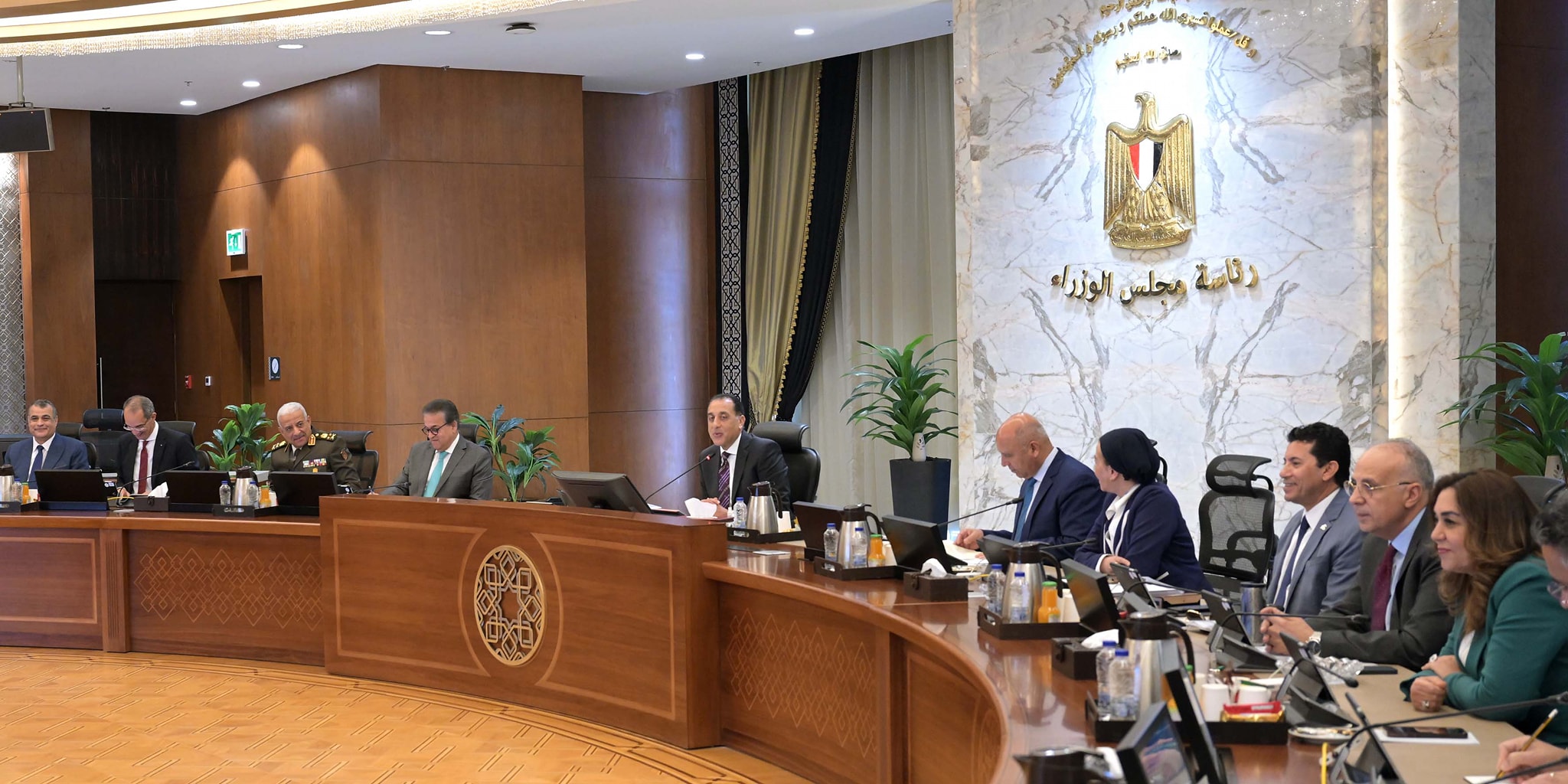 مدبولي يحذر: قرارات ترامب حرب تجارية عالمية والحكومة تسعى لتجنيب الاقتصاد المصري تداعياتها