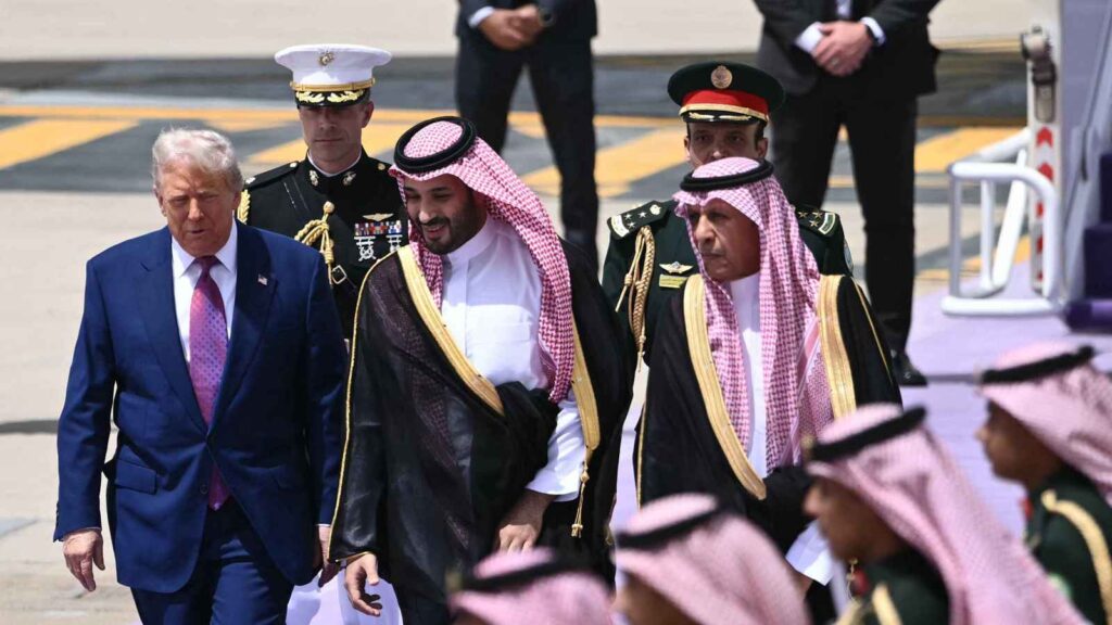جلسة مباحثات في قصر اليمامة بين ولي العهد السعودي والرئيس الأمريكي