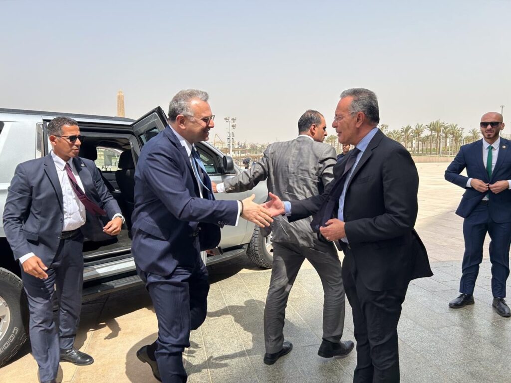 المتحف المصري الكبير يستقبل كبير مستشاري الرئيس الأمريكي