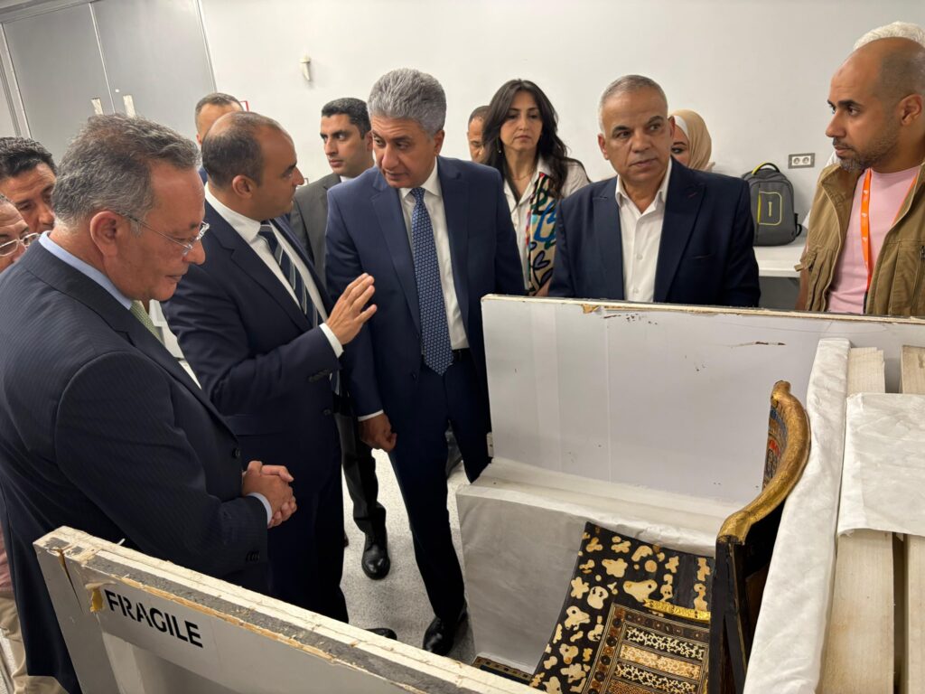 المتحف المصري الكبير يستقبل 163 قطعة من كنوز توت عنخ آمون