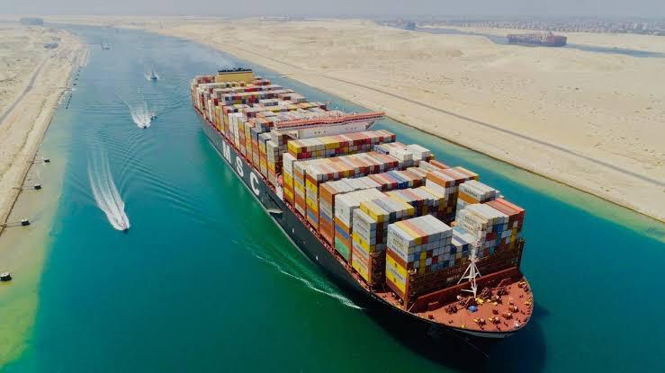 خبير اقتصادي: اتفاق الصين وأمريكا يعيد النشاط للأسواق العالمية ويُنعش قناة السويس 1 خبير اقتصادي: اتفاق الصين وأمريكا يعيد النشاط للأسواق العالمية ويُنعش قناة السويس