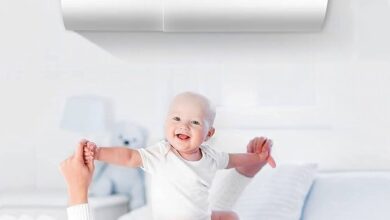 هكذا تحمين طفلك من مخاطر التكييف والمروحة في الصيف