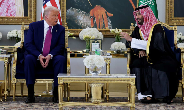 جلسة مباحثات في قصر اليمامة بين ولي العهد السعودي والرئيس الأمريكي 1 جلسة مباحثات في قصر اليمامة بين ولي العهد السعودي والرئيس الأمريكي