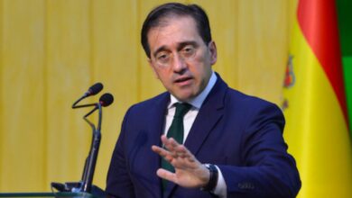 إسبانيا تهدد بفرض عقوبات على إسرائيل.. وعدد شهداء غزة يتجاوز 53 ألفاً