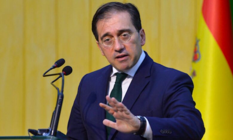 إسبانيا تهدد بفرض عقوبات على إسرائيل.. وعدد شهداء غزة يتجاوز 53 ألفاً 1 إسبانيا تهدد بفرض عقوبات على إسرائيل.. وعدد شهداء غزة يتجاوز 53 ألفاً