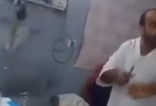 فيديو يوثّق اعتداء كفيل سعودي على مصري بمقص والسفارة تتحرّك لمتابعة الواقعة