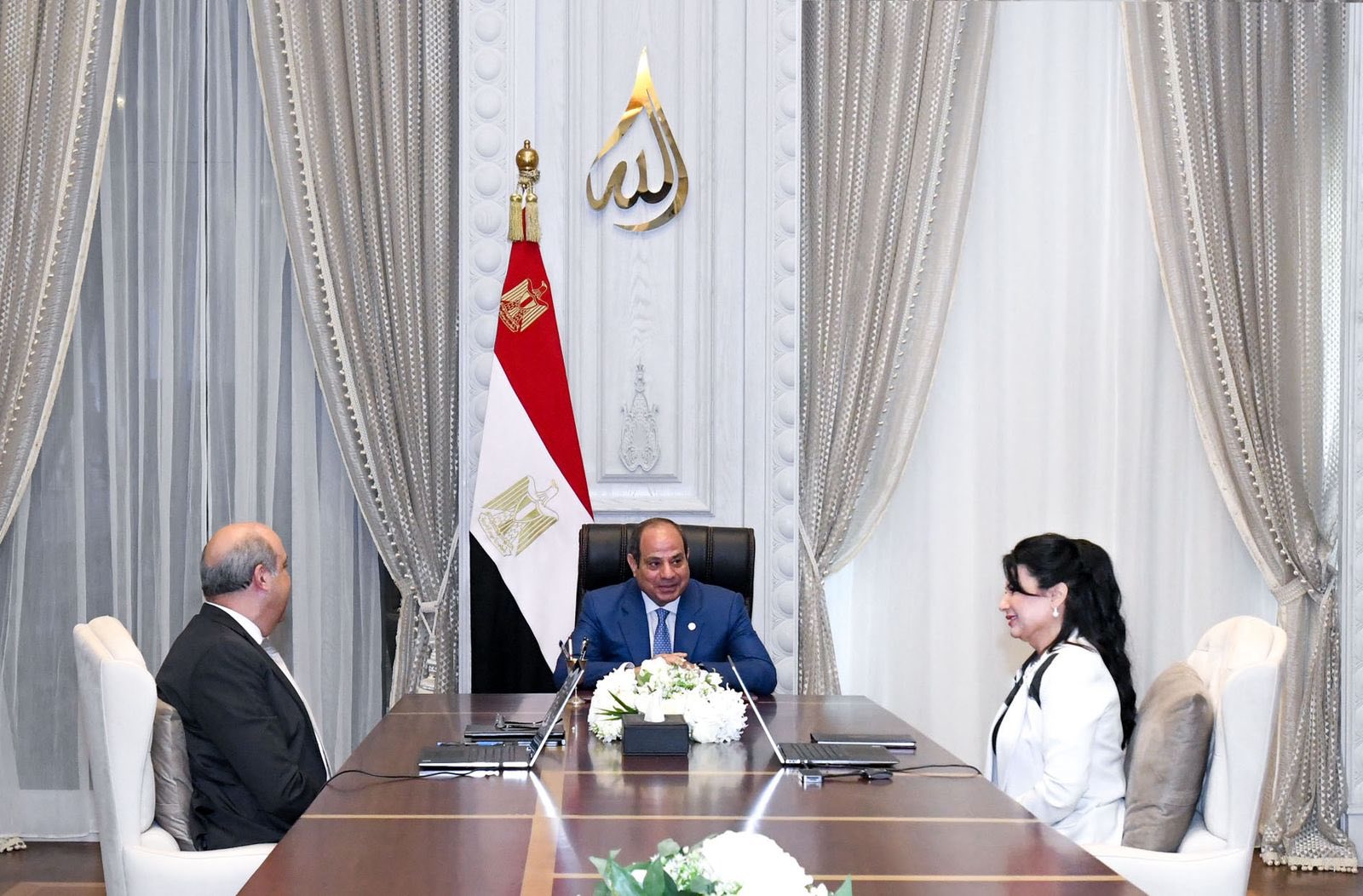 الرئيس السيسي يوجه بزيادة تعويضات ضحايا حادث المنوفية بـ100 ألف جنيه لكل حالة وفاة 1 الرئيس السيسي يوجه بزيادة تعويضات ضحايا حادث المنوفية بـ100 ألف جنيه لكل حالة وفاة