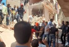 استخراج جثمان شخص وانقاذ 3 آخرين في حادث انهيار عقارين بحدائق القبة