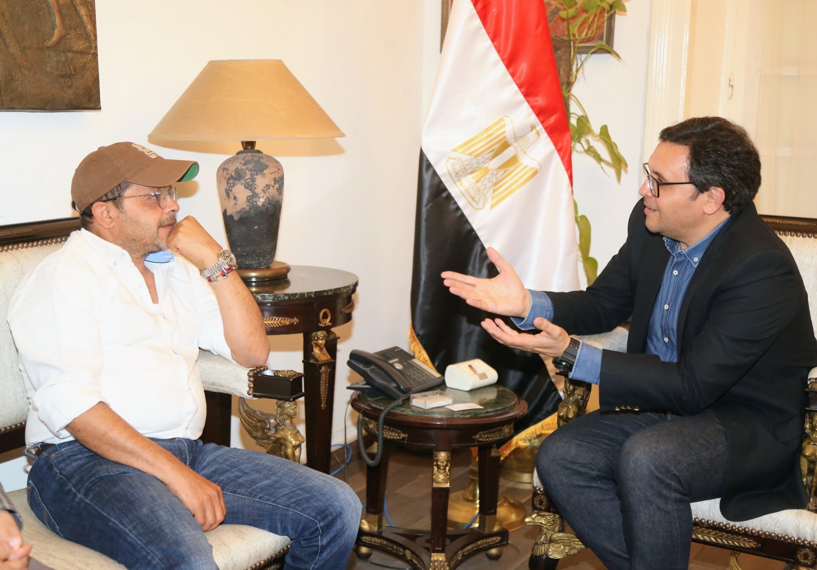 وزارة الثقافة تعلن عن تعاون مرتقب مع محمد هنيدي لإحياء المسرح في المحافظات