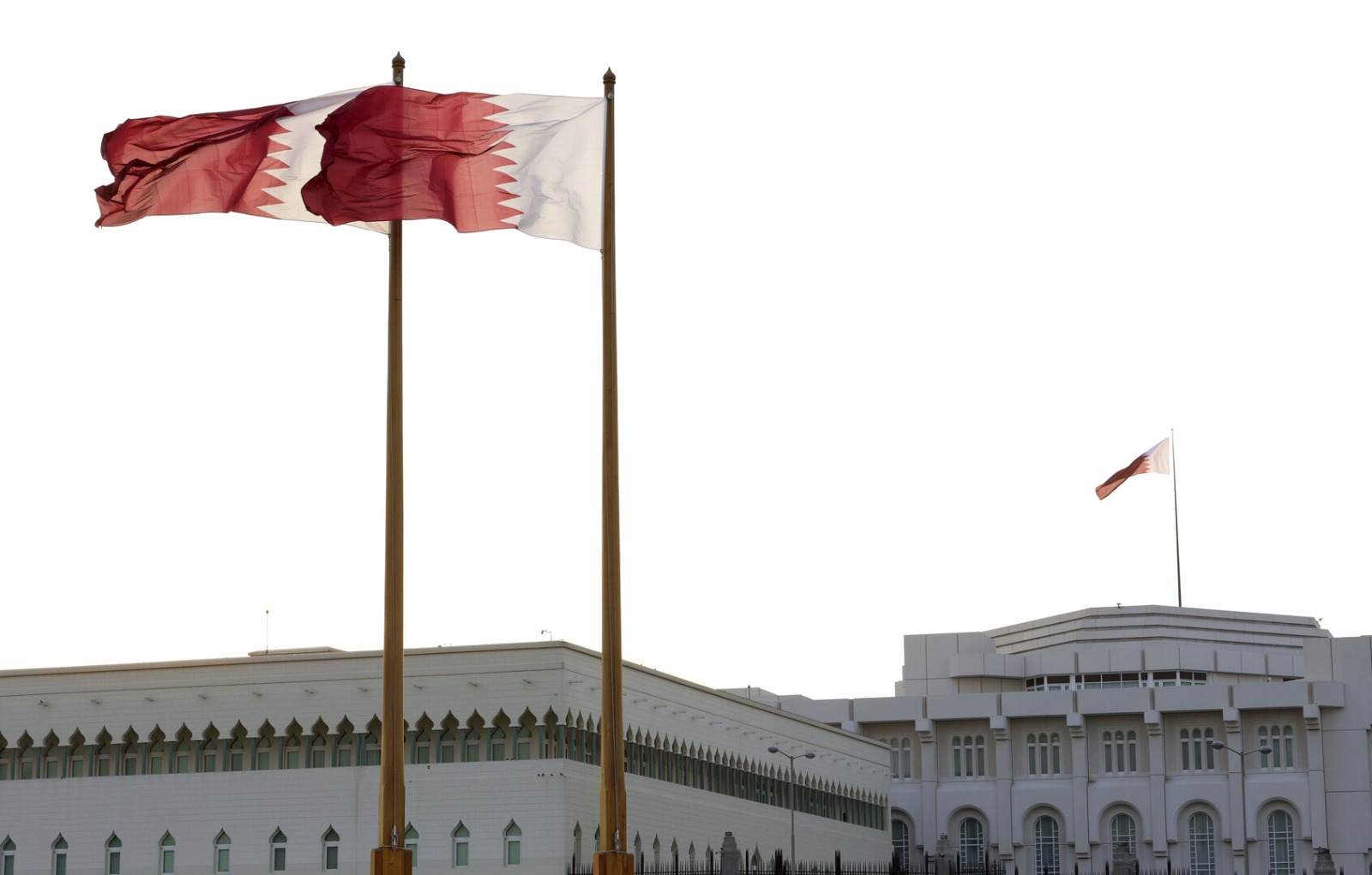 قطر تدين الهجوم الإيراني على قاعدة العديد: انتهاك صارخ للسيادة ونحتفظ بحق الرد